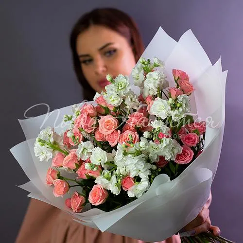 Кустовые розы Букет Юная Аврора