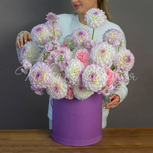 Цветы в шляпной коробке Корзина Морская пена