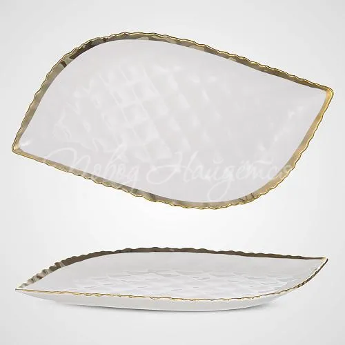 Сувениры Блюдо лист белое с золотой каймой