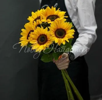 Цветы Букет 5 подсолнухов