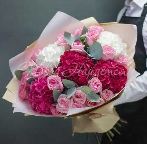 Букеты с ГОРТЕНЗИЯМИ Букет Вишневый пунш