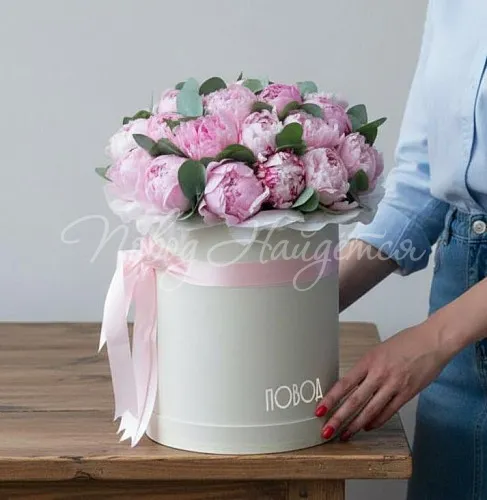 ПИОНЫ Букет 25 пионов в коробке