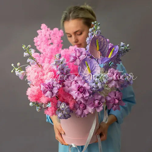 Цветы в шляпной коробке Корзина Розовый бриз