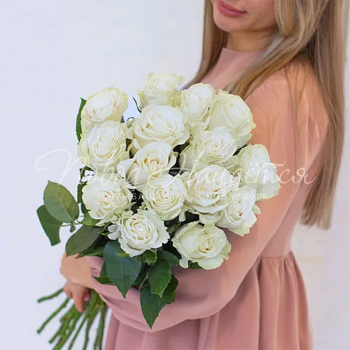 Розы Букет 15 роз Mondial