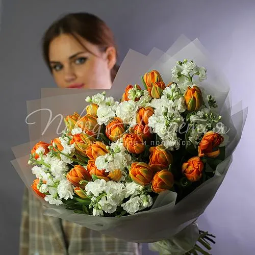 Букет с ТЮЛЬПАНАМИ Букет Весенняя Пальмира
