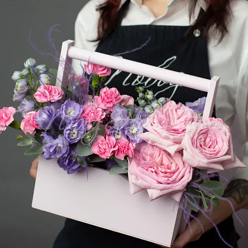 Цветы в деревянных ящиках Корзина Фея