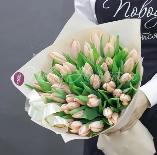 Букет с ТЮЛЬПАНАМИ Букет Навстречу солнцу