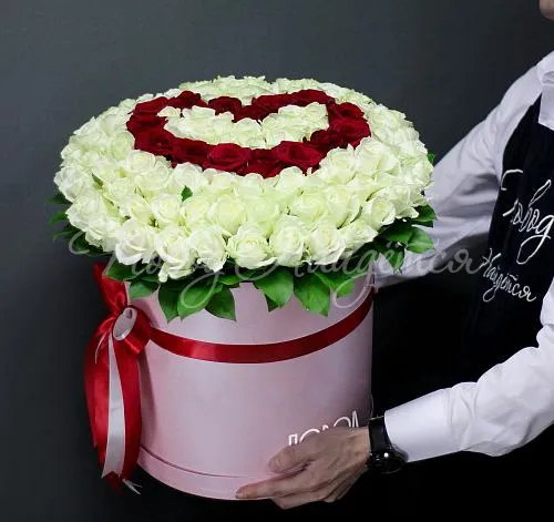 101 роза в коробке Корзина Магия любви