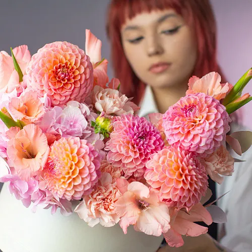 Цветы в шляпной коробке Корзина Рассветный воздух