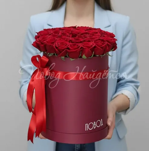 Цветы в шляпной коробке Корзина Мадам Ред