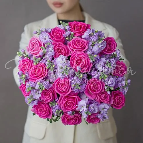 Девушке Букет Лазурное побережье