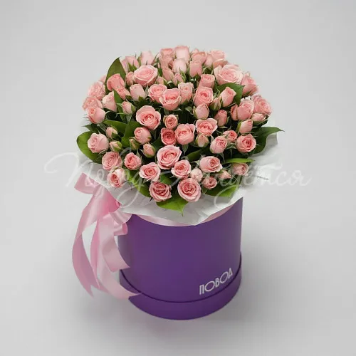 Цветы в шляпной коробке Корзина Счастливые мгновения