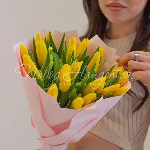 Моно Тюльпаны Букет Солнечный луч