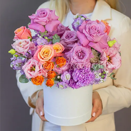 Цветы в шляпной коробке Корзина Нежная муза