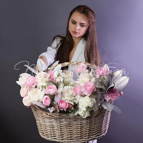 Букеты с РАНУНКУЛЮСАМИ Коллекция Нормандия