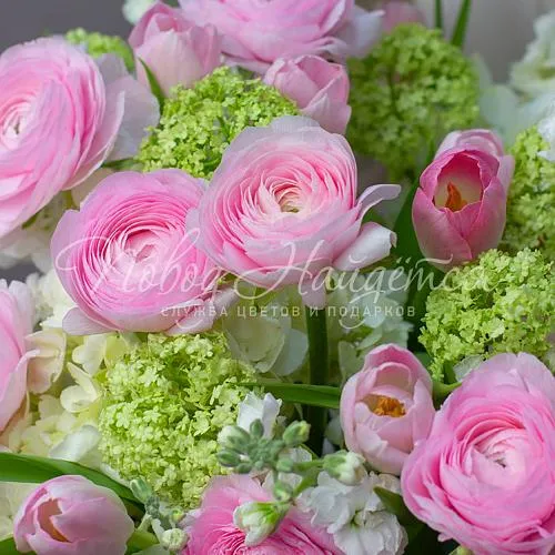 Букеты с РАНУНКУЛЮСАМИ Букет Красочная весна