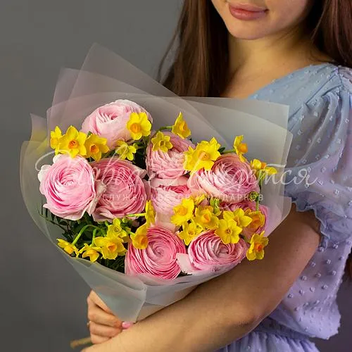 Букеты с РАНУНКУЛЮСАМИ Букет Улыбка Лизы