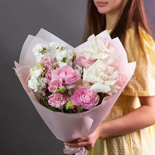 Букеты с РАНУНКУЛЮСАМИ Коллекция Лионе