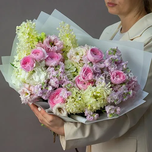 Букеты с РАНУНКУЛЮСАМИ Букет Весенний припев