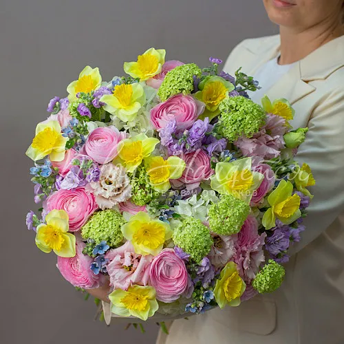 Букеты с РАНУНКУЛЮСАМИ Букет Весна в городе