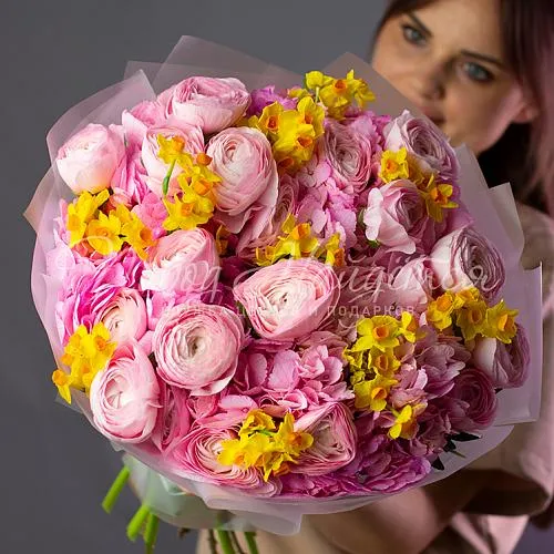 Букеты с РАНУНКУЛЮСАМИ Букет Милания