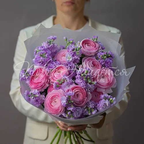 Букеты с РАНУНКУЛЮСАМИ Букет Обворожительная