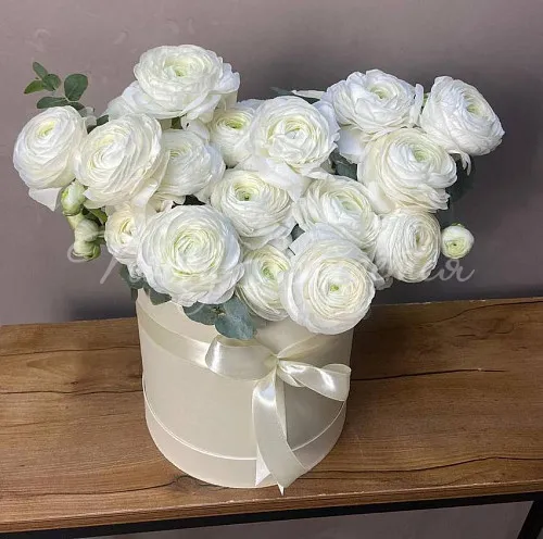 Букеты с РАНУНКУЛЮСАМИ Корзина Пралине